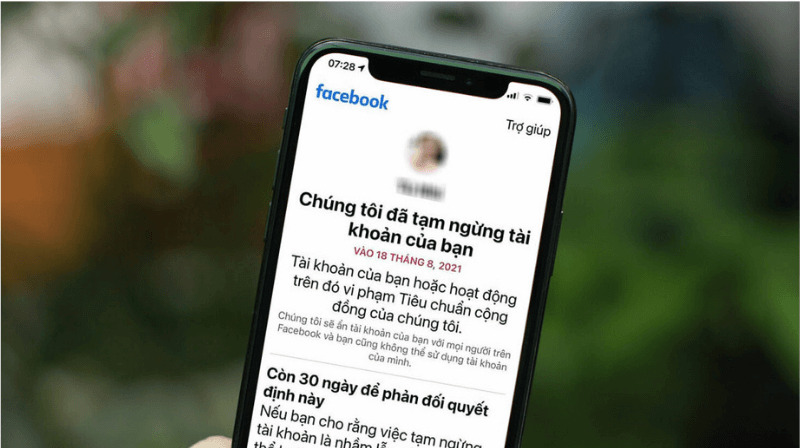 Một fanpage bị khoá do vi phạm tiêu chuẩn cộng đồng